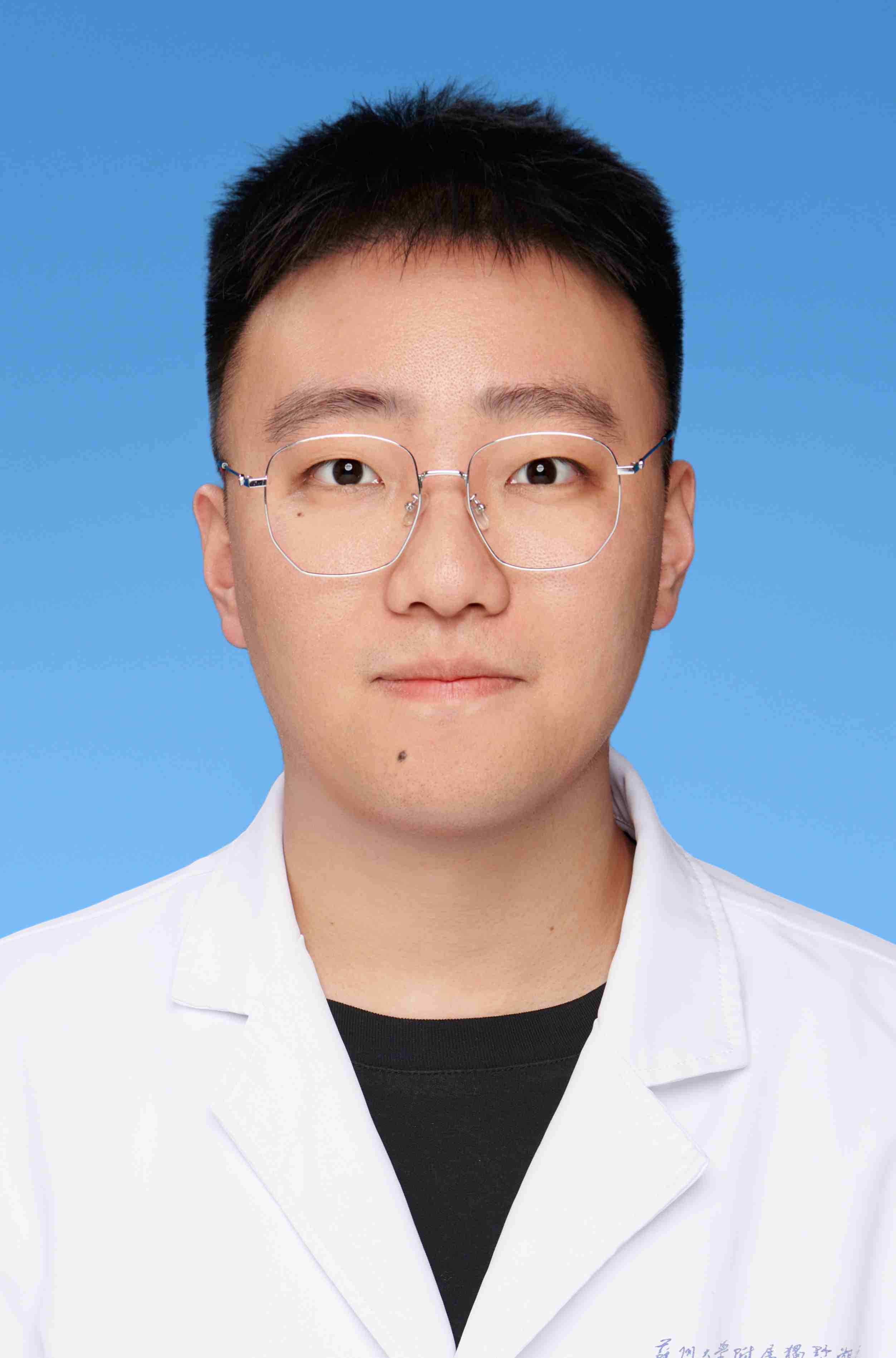 陈逸伦